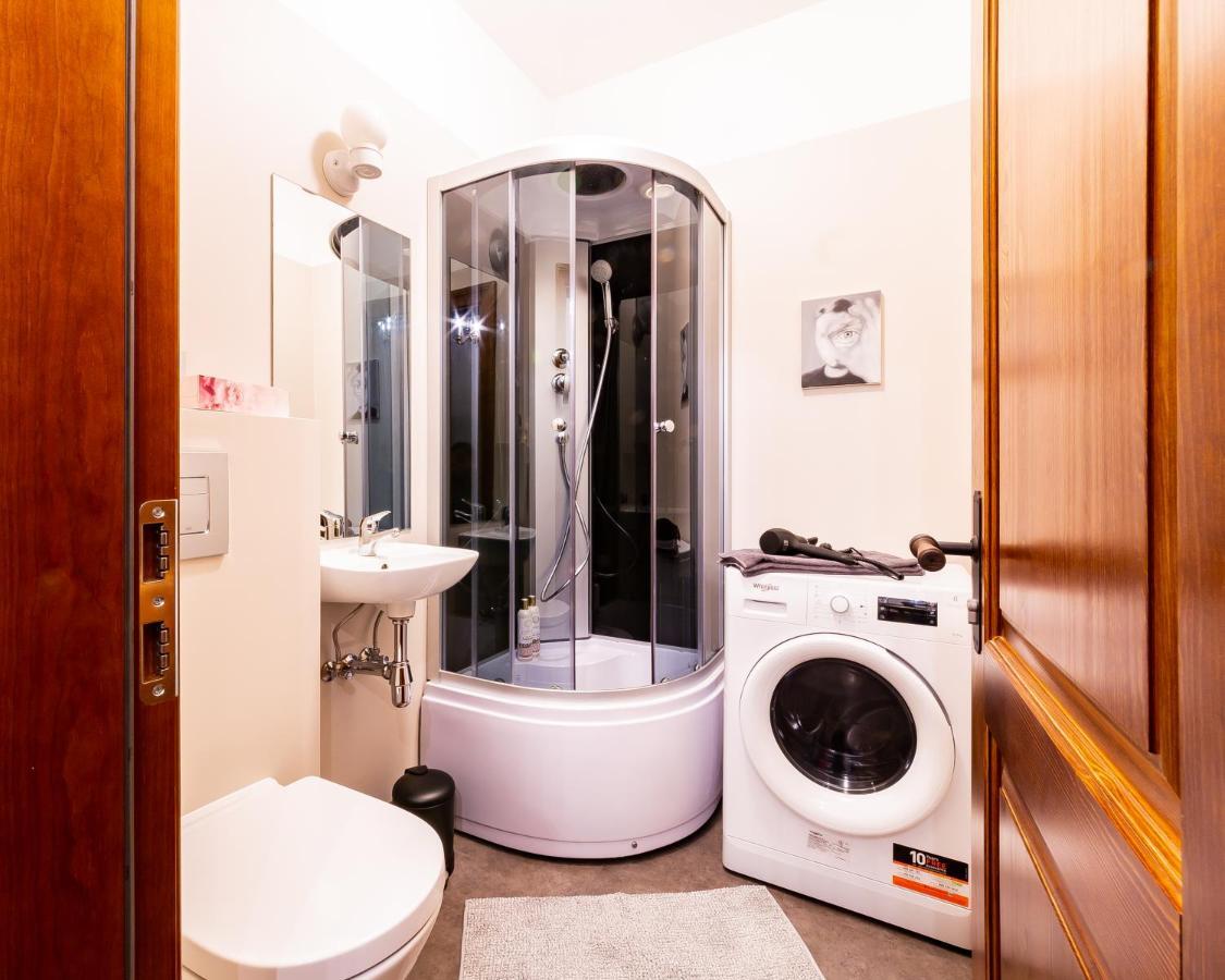 Gourmet Storie'S Ap 68Sqm Renovated Free Parking Apartman Riga Kültér fotó